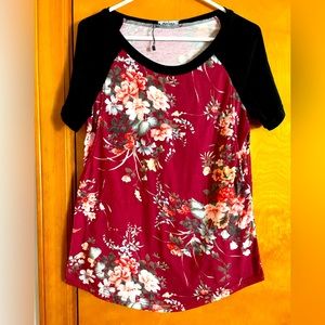 Breastfeeding maternity top great used condition